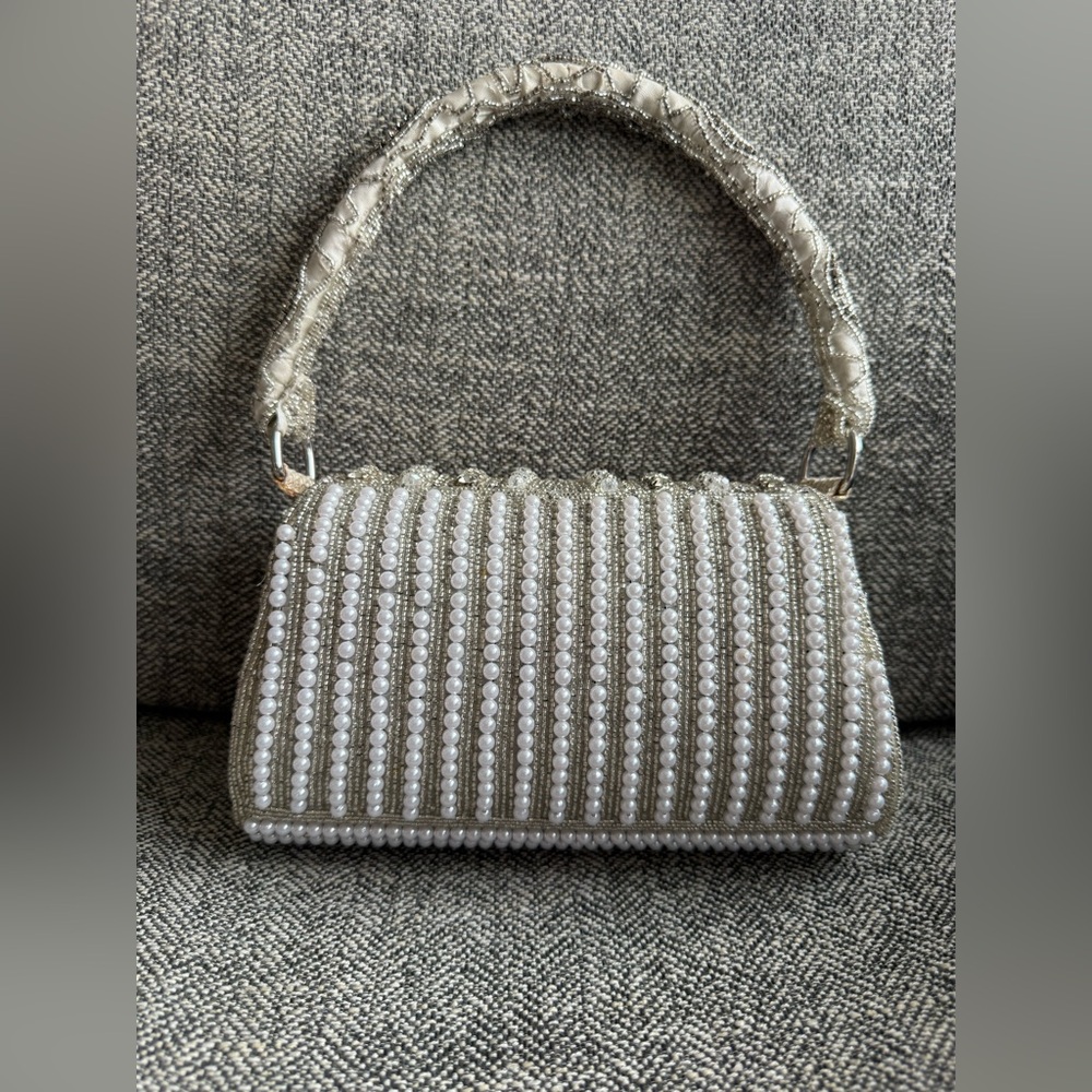 Handmade Silver Pearls and Beaded Party Clutch Bag- Brand New - Picture 6 of 7